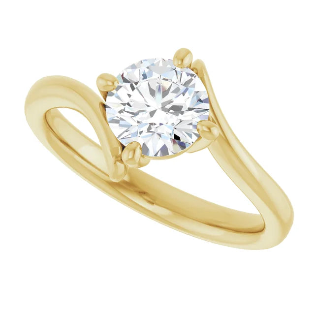 Diamond Engagement Ring yellow gold showing center stone