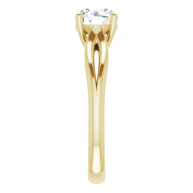 1 CT Round solitaire Diamond engagement Ring on Yellow gold showing split shank